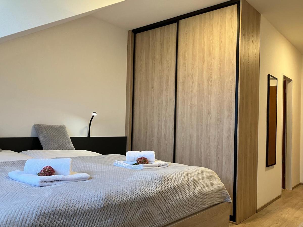 Apartman Nahore Vacov Ngoại thất bức ảnh